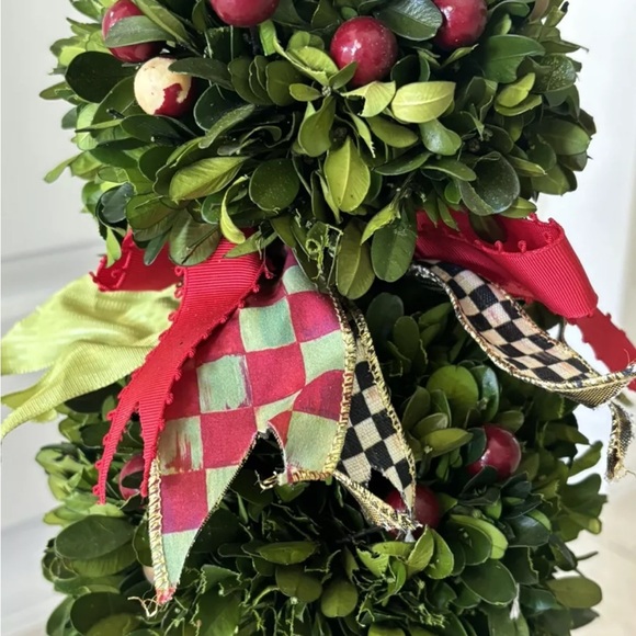 Mackenzie Childs Holiday Topiary Tree 22” Courtly Check Ribbon Berries And Pot - Picture 6 of 9